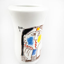 Charger l&#39;image dans la galerie, Vase en porcelaine Tognana dessin de Picasso, années 1980
