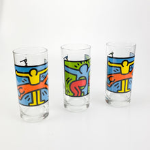 Cargar imagen en el visor de la galería, Juego 3 vasos Quick Keith Haring. 1990&#39;s - falsotecho

