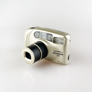 Yashica Zoomate 70 컴팩트 카메라.
